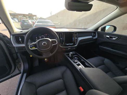 Certified 2025 Volvo XC60 B5 Plus image 10