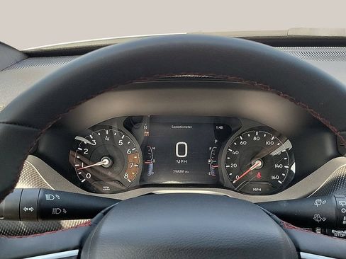 Used 2025 Jeep Compass Trailhawk AWD/4WD image 18