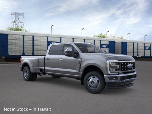 New 2026 Ford F350 4x4 Crew Cab DRW Super Duty image 7
