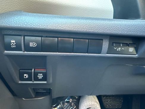 Used 2024 Toyota Sienna XLE image 24