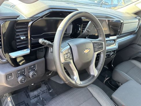 Used 2023 Chevrolet Silverado 1500 LT AWD/4WD image 16