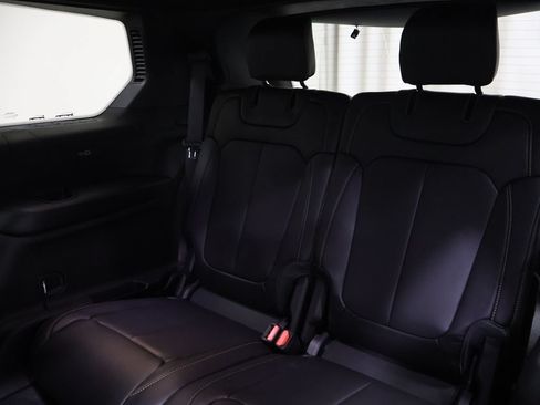 New 2026 Jeep Grand Cherokee L Limited AWD/4WD image 12