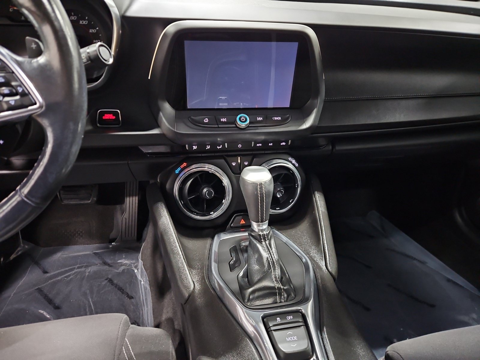 Used 2017 Chevrolet Camaro LT w/ Technology Package RWD image 11