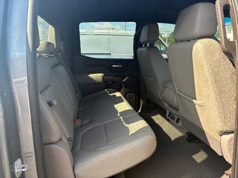 Used 2022 GMC Sierra 1500 SLT w/ X31 Off-Road Package image 31