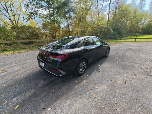 Used 2024 Hyundai Elantra SEL image 8