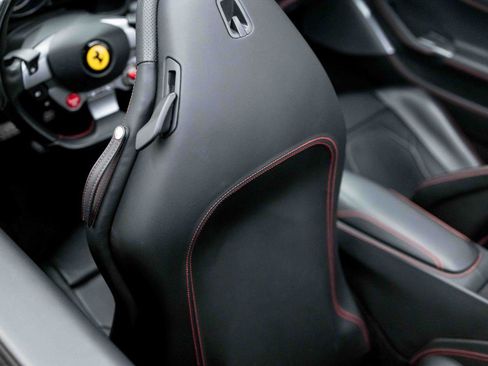 Used 2019 Ferrari Portofino RWD image 83