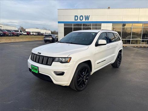 Used 2021 Jeep Grand Cherokee Laredo X image 1