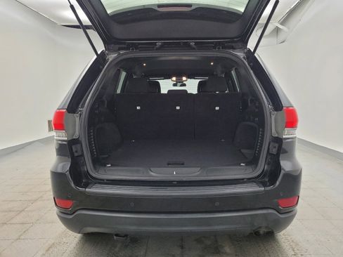 Used 2019 Jeep Grand Cherokee Laredo AWD/4WD image 29