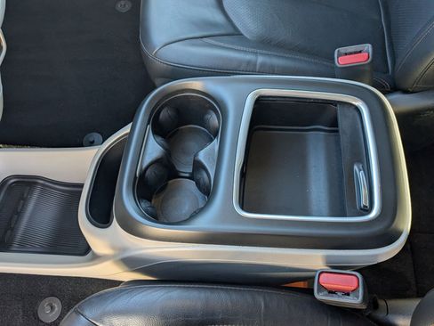 Used 2018 Chrysler Pacifica Touring-L Plus image 28