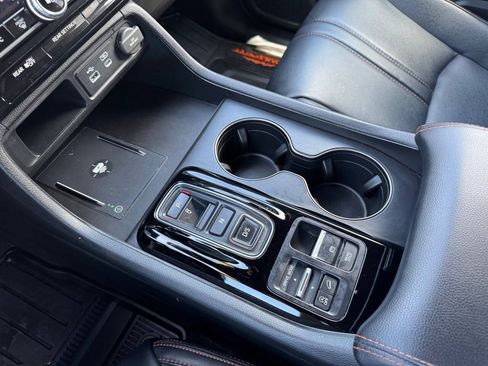 Used 2025 Honda Pilot TrailSport image 26