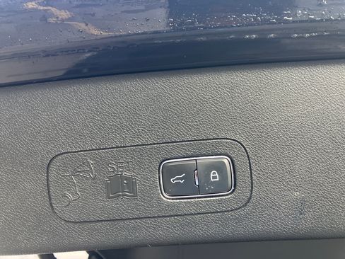 Used 2024 Lincoln Aviator Reserve AWD/4WD image 13