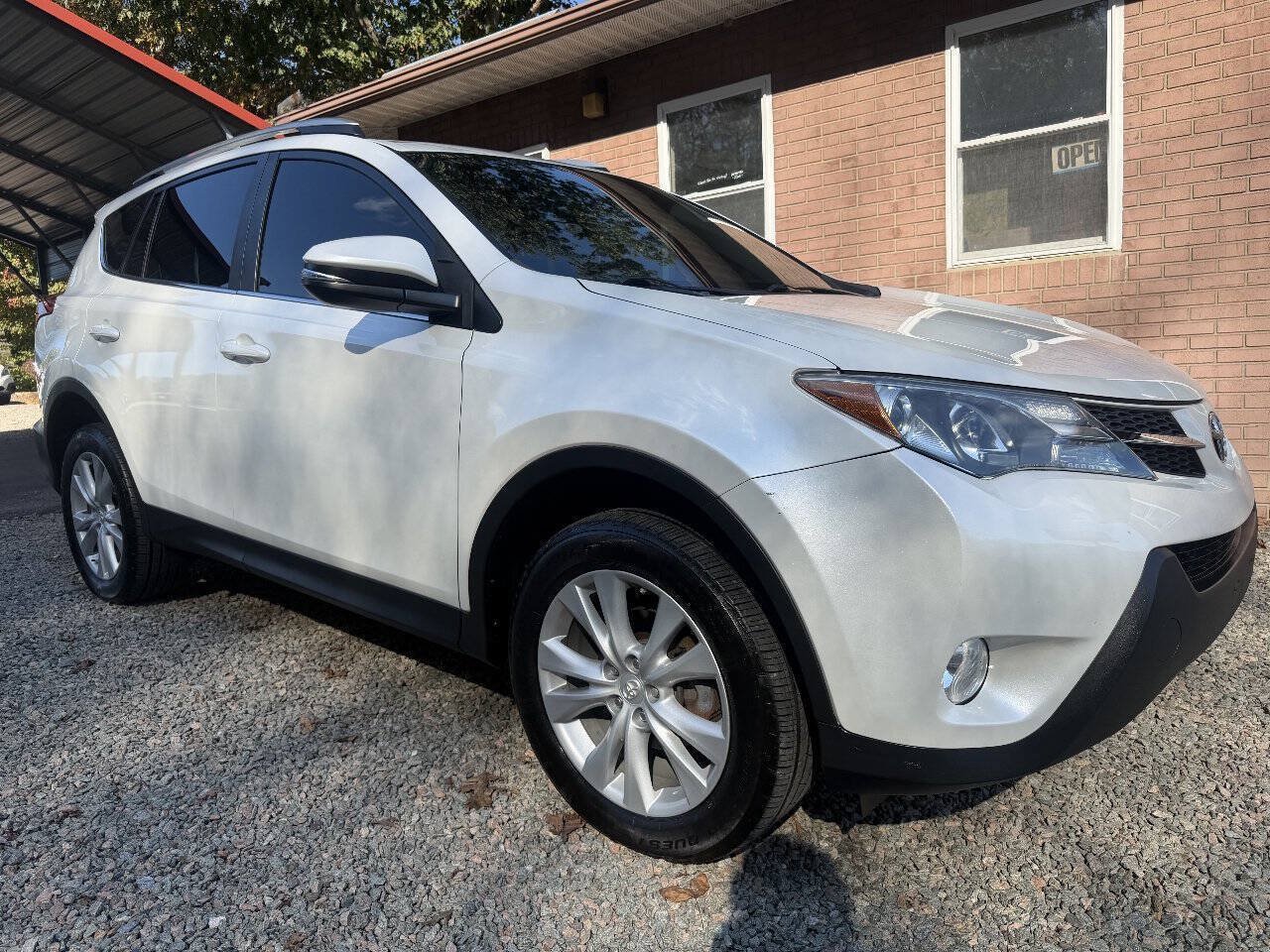Used 2013 Toyota RAV4 Limited AWD/4WD image 24