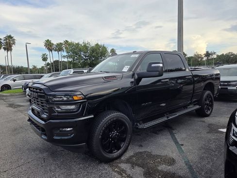 Used 2026 RAM 2500 Big Horn AWD/4WD image 3