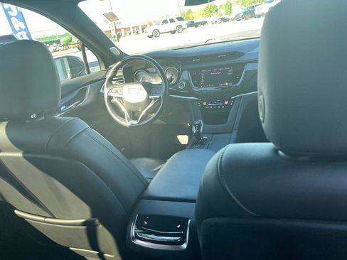Used 2024 Cadillac XT6 Premium Luxury image 25