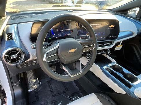 New 2026 Chevrolet Equinox EV LT image 10