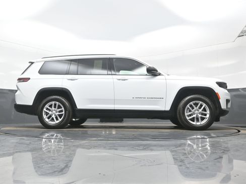 Used 2025 Jeep Grand Cherokee L Laredo w/ Trailer Tow Package image 33