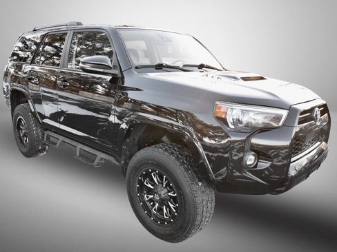 Used 2021 Toyota 4Runner TRD Off-Road Premium image 9