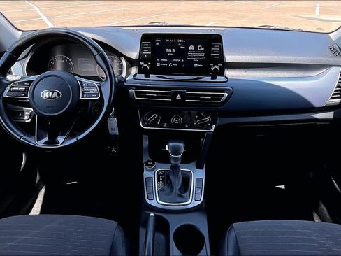 Used 2021 Kia Seltos S FWD image 9