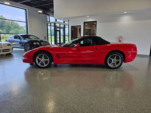 Used 2002 Chevrolet Corvette Convertible w/ Preferred Equipment Group2 RWD image 15