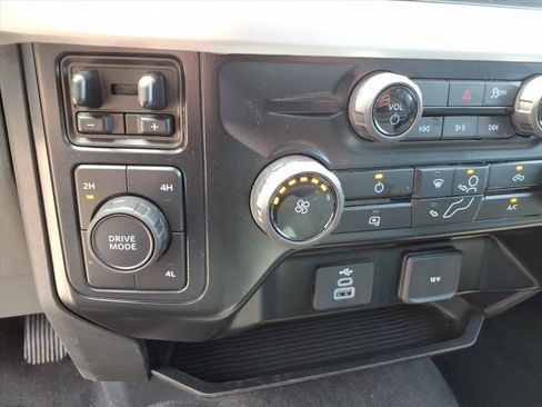Used 2025 Ford F250 XLT AWD/4WD image 29