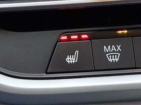 Used 2022 BMW X7 xDrive40i w/ Executive Package image 34