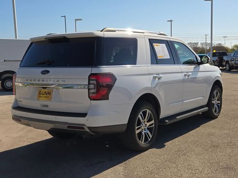 Used 2024 Ford Expedition Limited image 3