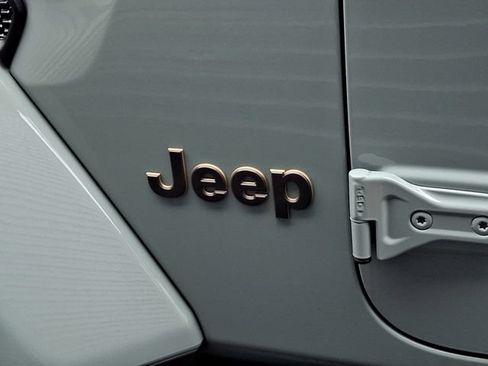 Used 2024 Jeep Wrangler Unlimited Rubicon 392 AWD/4WD image 33