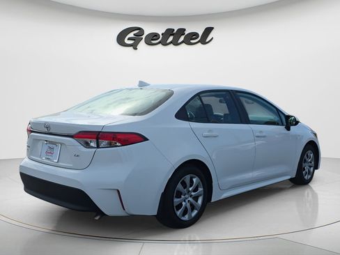 Used 2025 Toyota Corolla LE image 4