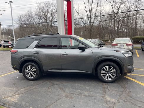 Used 2023 Nissan Pathfinder SL image 11