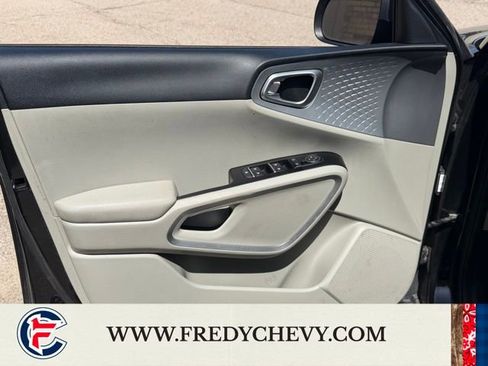 Used 2020 Kia Soul LX FWD image 24