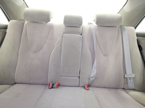 Used 2010 Toyota Camry LE FWD image 14