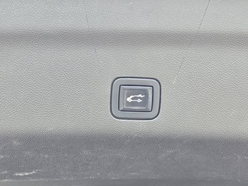 Used 2021 GMC Yukon XL SLT w/ SLT Premium Package RWD image 33