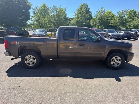 Used 2007 Chevrolet Silverado 1500 LTZ w/ Safety Package AWD/4WD image 8