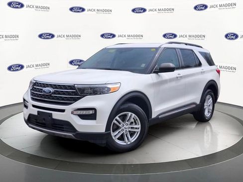 Certified 2022 Ford Explorer XLT w/ Equipment Group 202A AWD/4WD image 1