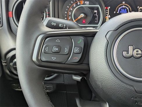 New 2025 Jeep Gladiator Rubicon w/ Convenience Group image 24