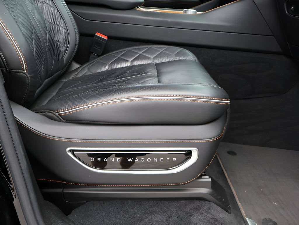 Used 2022 Jeep Grand Wagoneer Series III AWD/4WD image 11