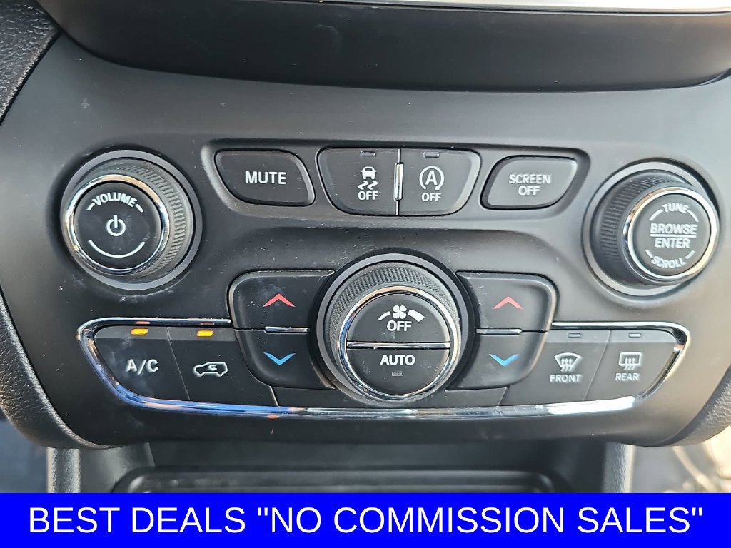 Used 2021 Jeep Cherokee Latitude Lux w/ Comfort/Convenience Group AWD/4WD image 21