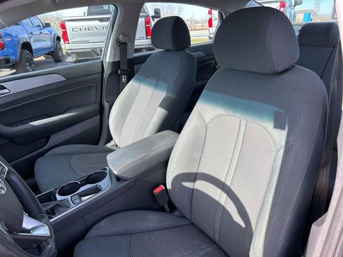Used 2019 Hyundai Sonata SEL w/ Winter Weather Package image 16