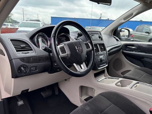Used 2012 Dodge Grand Caravan Crew FWD image 10