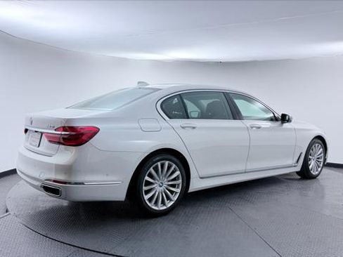 Used 2020 BMW 740i w/ Cold Weather Package RWD image 8