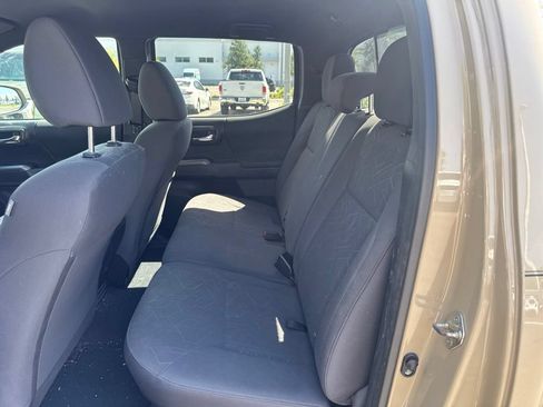 Used 2018 Toyota Tacoma TRD Sport RWD image 12