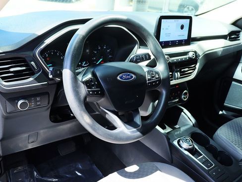 Used 2020 Ford Escape SE image 38