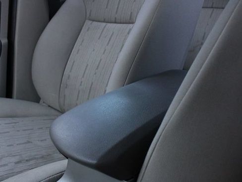 Used 2011 Ford Focus SE w/ Sedan SE Appearance Pkg FWD image 16