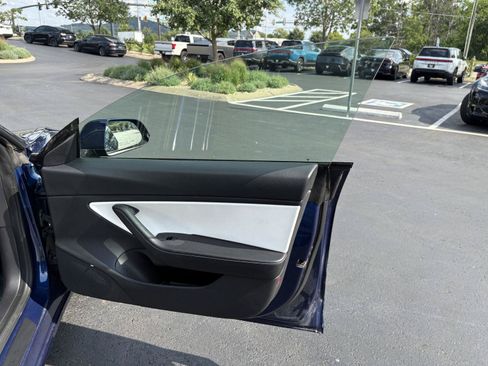 Used 2021 Tesla Model 3 Standard Range Plus RWD image 14