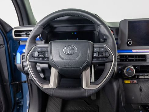 Used 2025 Toyota 4Runner TRD Off-Road image 30