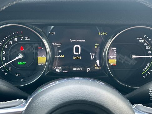 Used 2023 Jeep Wrangler Sahara image 25