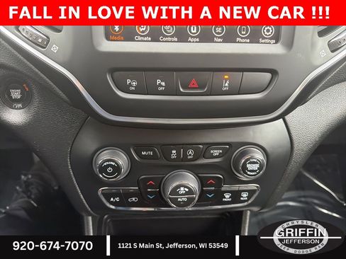 Used 2023 Jeep Cherokee Altitude Lux image 26