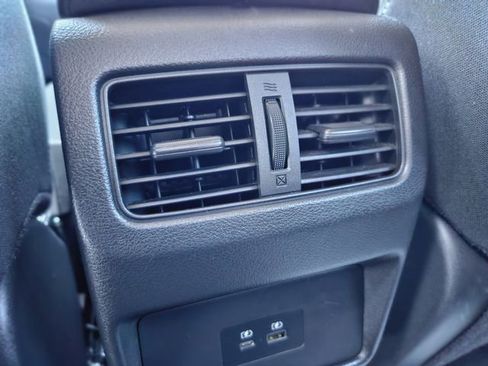 Certified 2023 Nissan Rogue SV image 29