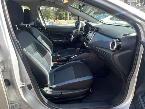 Used 2025 Nissan Versa SV image 29