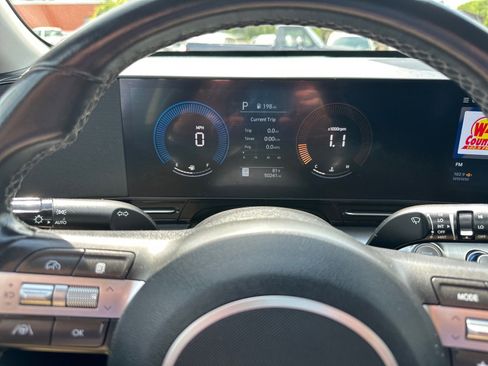 Used 2025 Hyundai Kona SEL FWD image 22